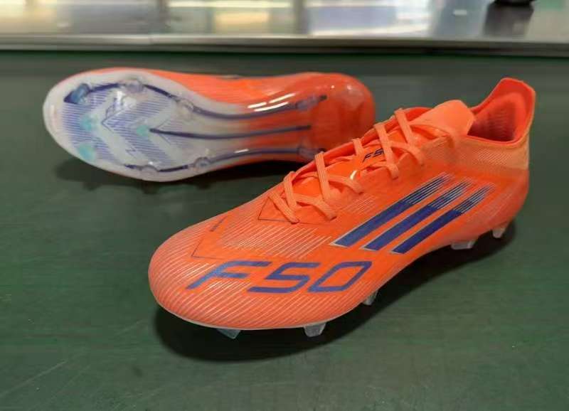 (Arrival 39-45) F50 FG 39-45 with shoelaces light powder 1