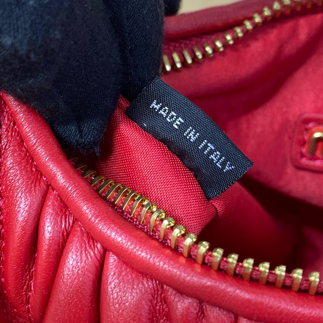 5BC1259Miu Miu Wander Matelassé Bag 'Red' Women's Bag