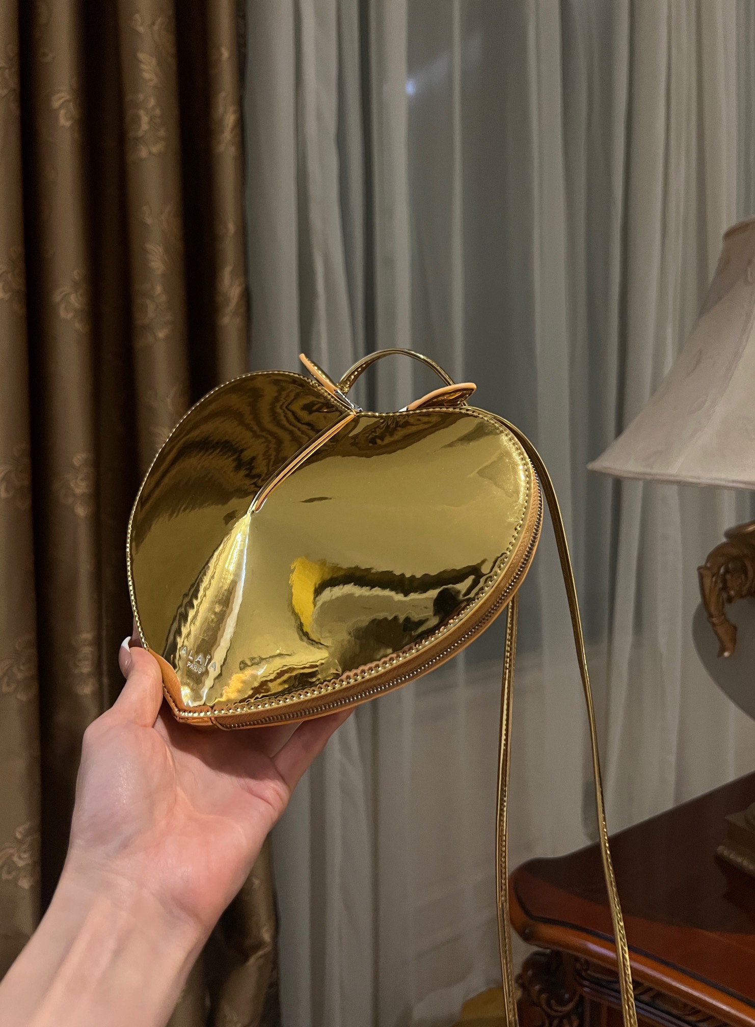 Alaïa Gold Le Coeur heart bag Golden Metal ref