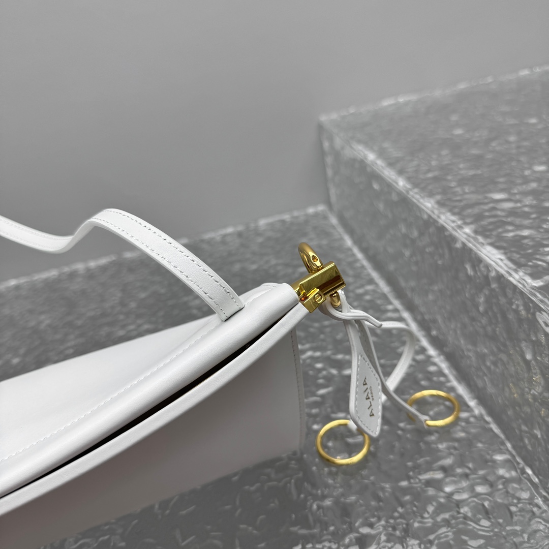 Alaïa "Le Click East West" shoulder bag White - Women