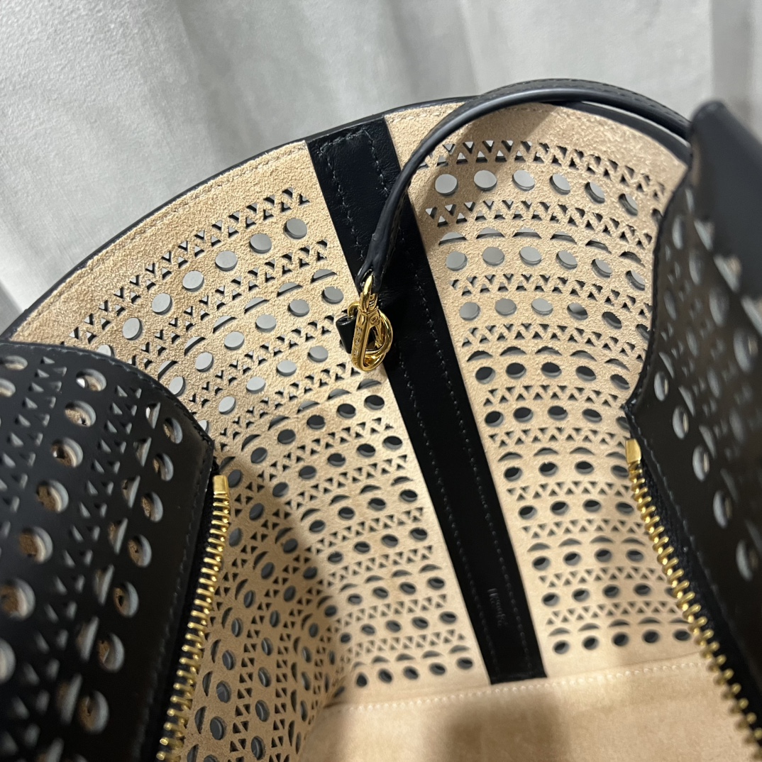 Alaïa "Neo Mina 32" Shoulder Bag in Black