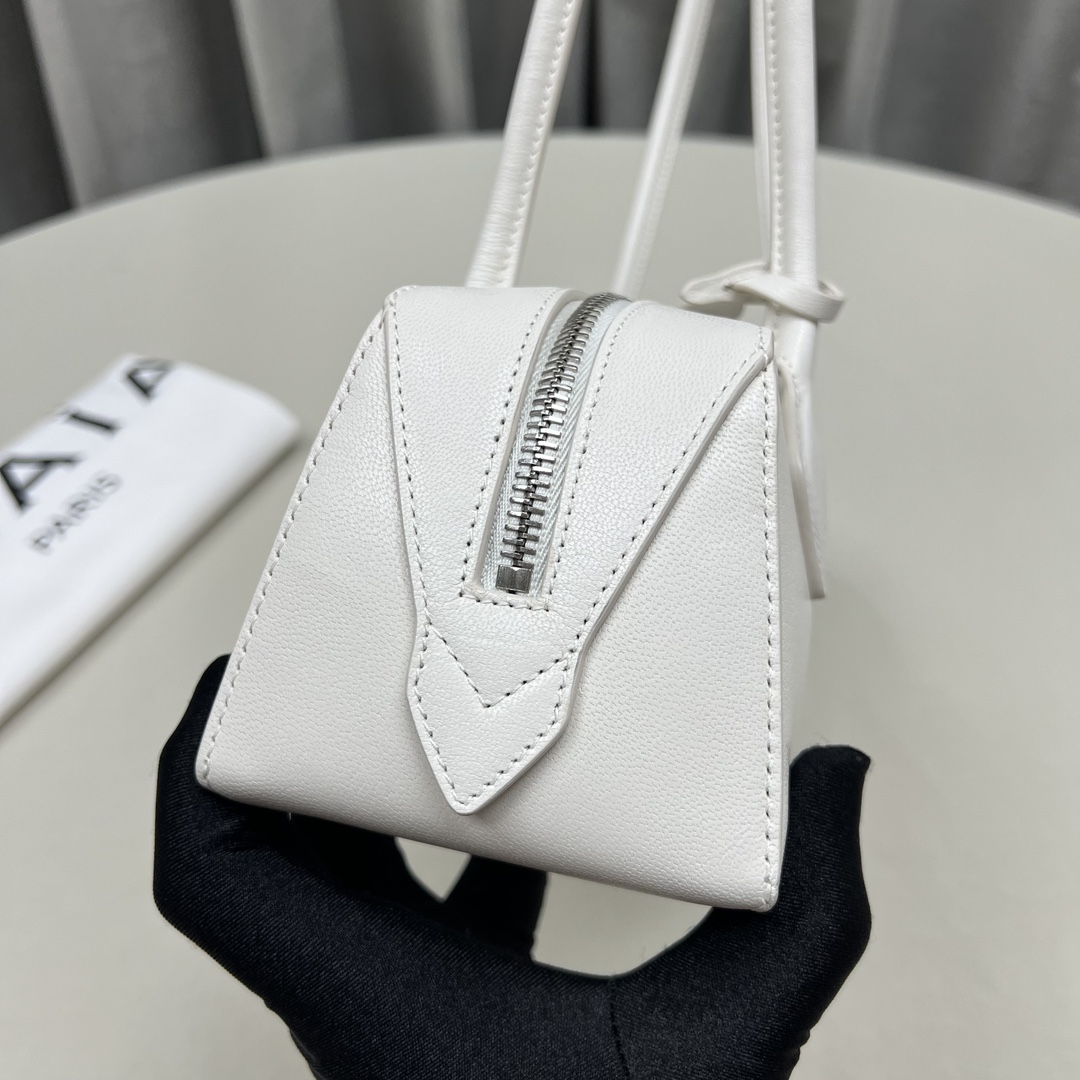 Alaia Le teckel leather bag Alaïa White in Leather - 54281222