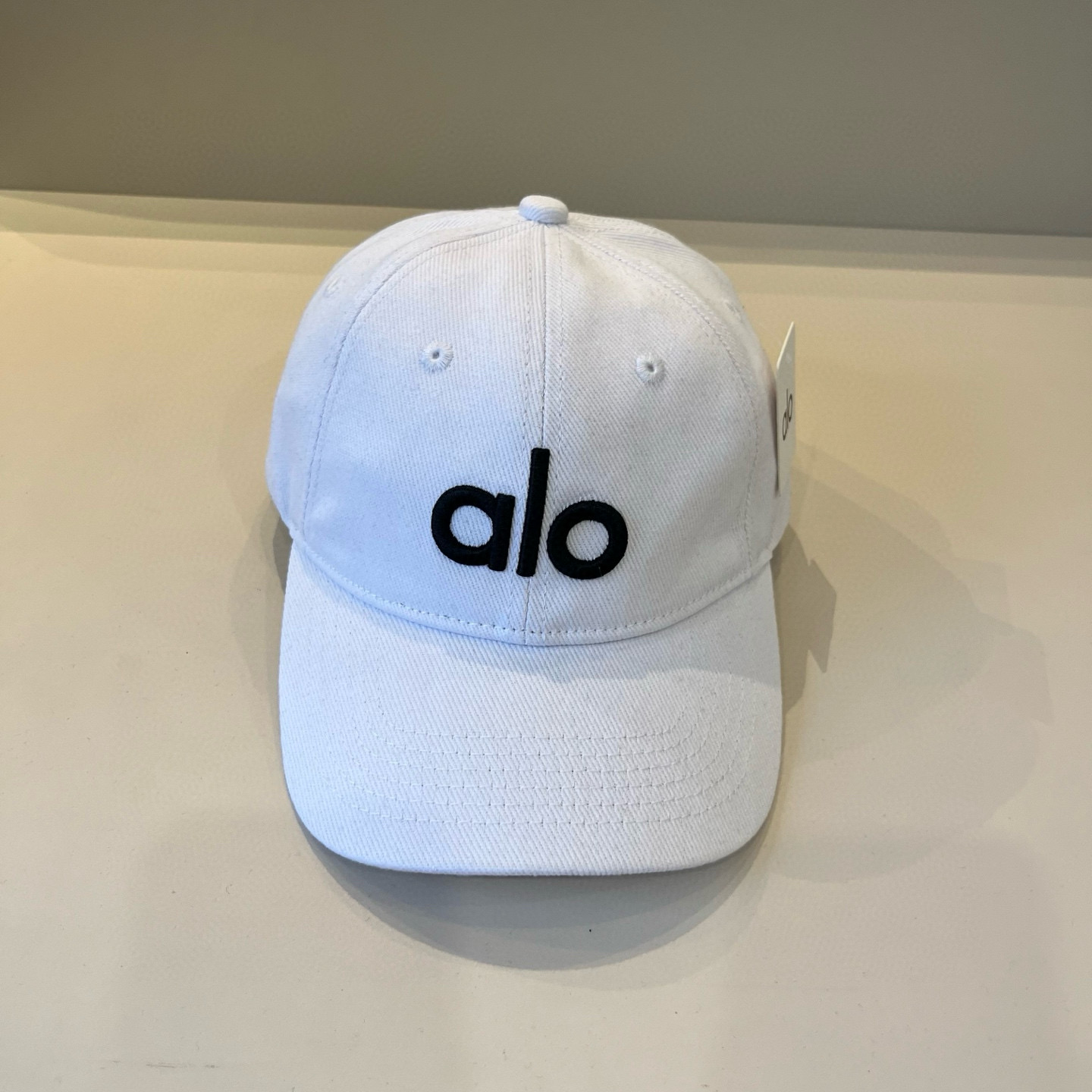 ALO Yoga White Baseball Cap - Embroidered Logo