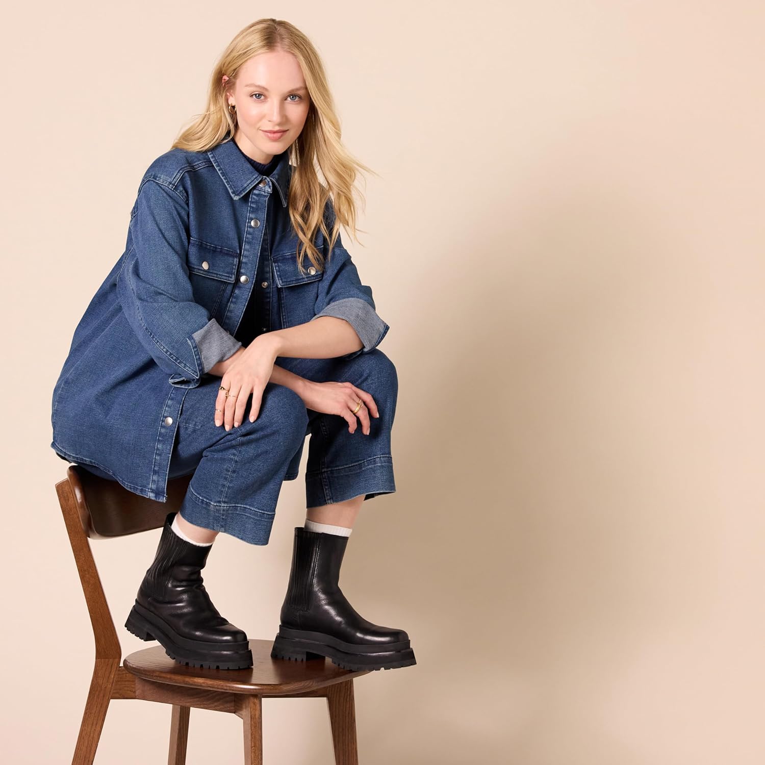 Amazon Essentials Women’s Oversized-Fit Heavyweight Denim Shirt Jacket