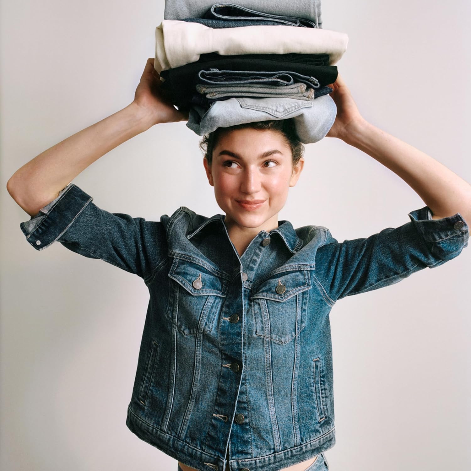 Amazon Essentials Women’s Regular-Fit Low Stretch Denim Button-Front Trucker Jacket