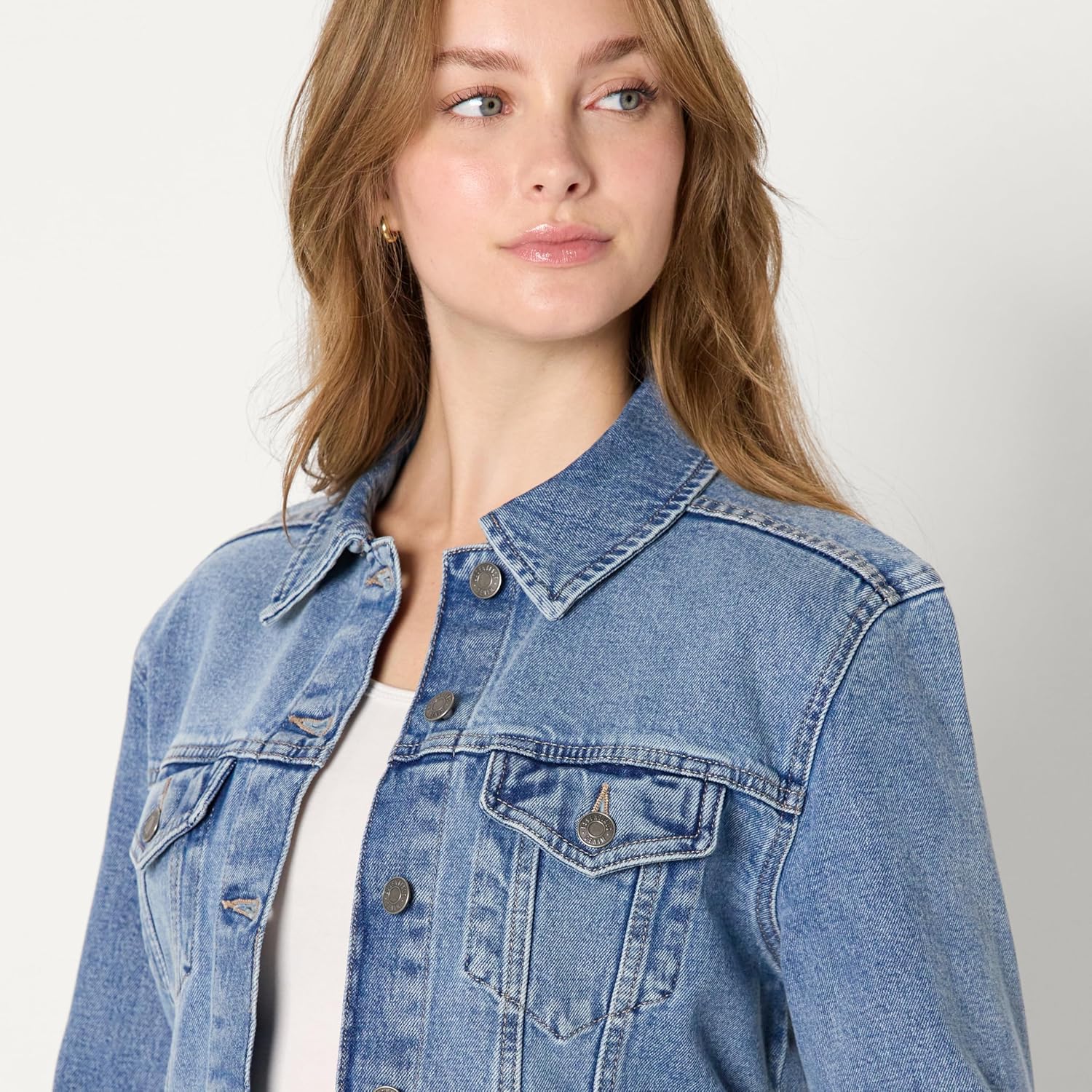 Amazon Essentials Women’s Regular-Fit Low Stretch Denim Button-Front Trucker Jacket