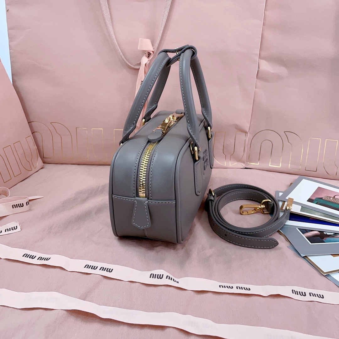 Arcadie leather crossbody bag Miu Miu Grey in Leathe