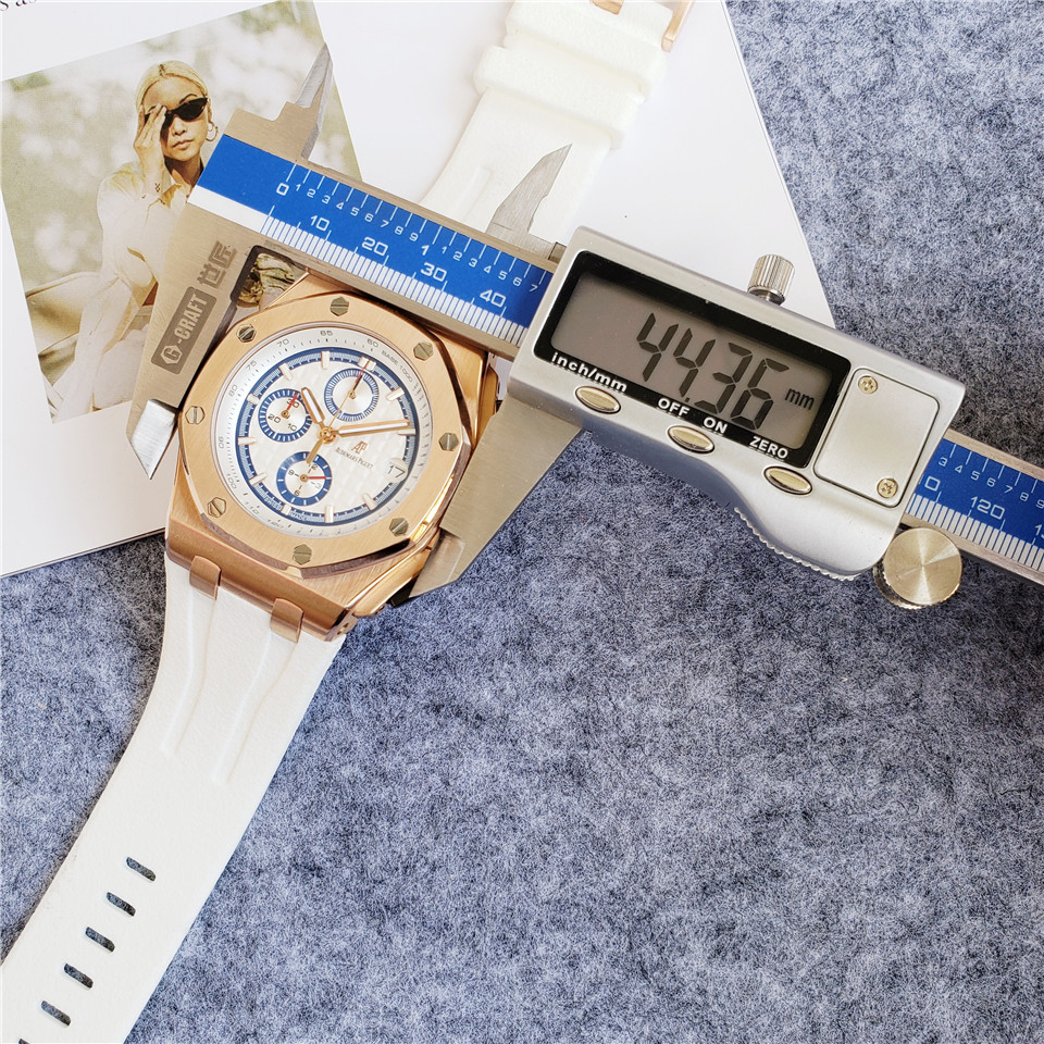 Alternative view of Audemars Piguet Rose Gold White Rubber - Chronograph Watch