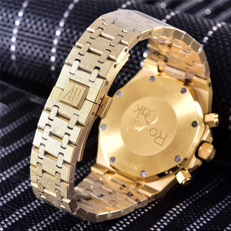 Alternative view of Audemars Piguet Gold Textured - Silver Dial Chronograph