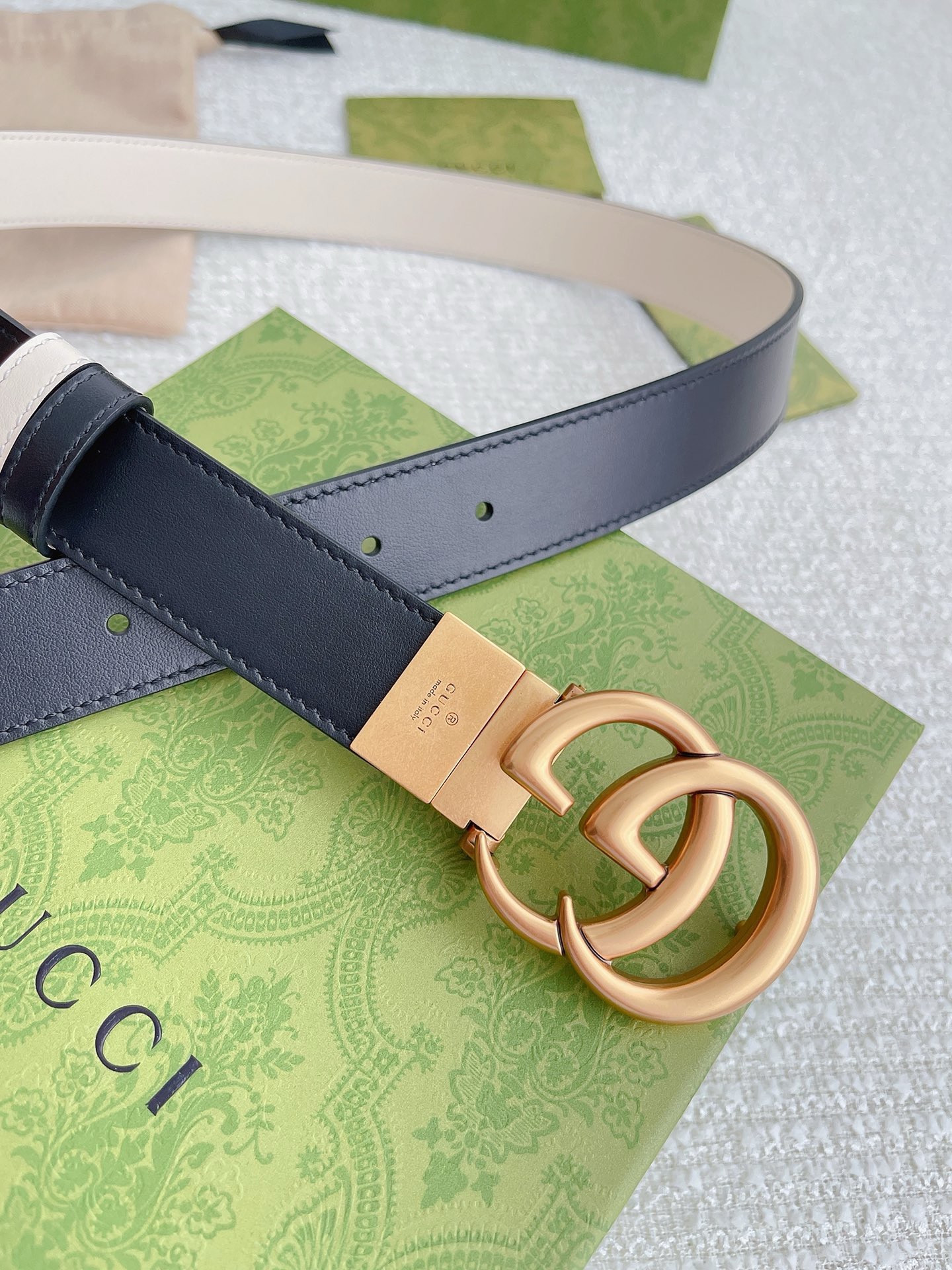 Authentic Gucci Black Textured Wide Leather Signature Double G Buckle Belt 80/32