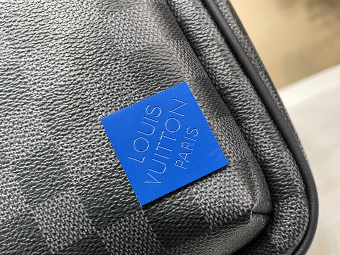 Avenue Slingbag Damier Graphite Canvas - Bags and