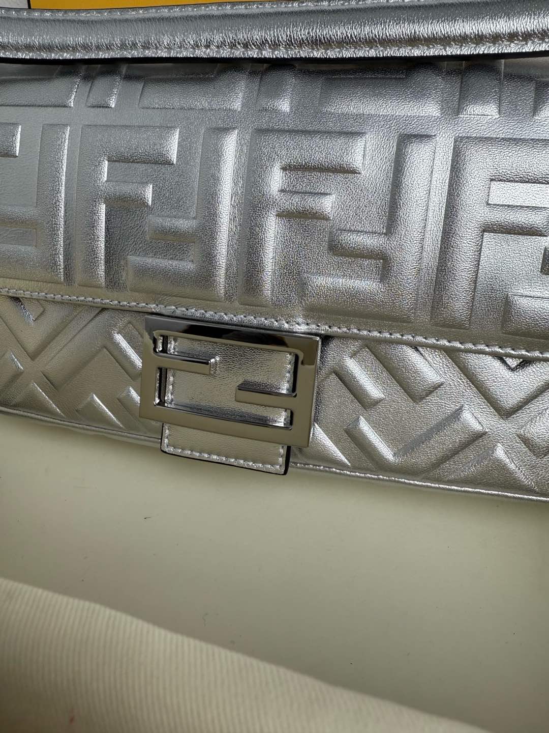 Baguette leather handbag Fendi Silver in Leather