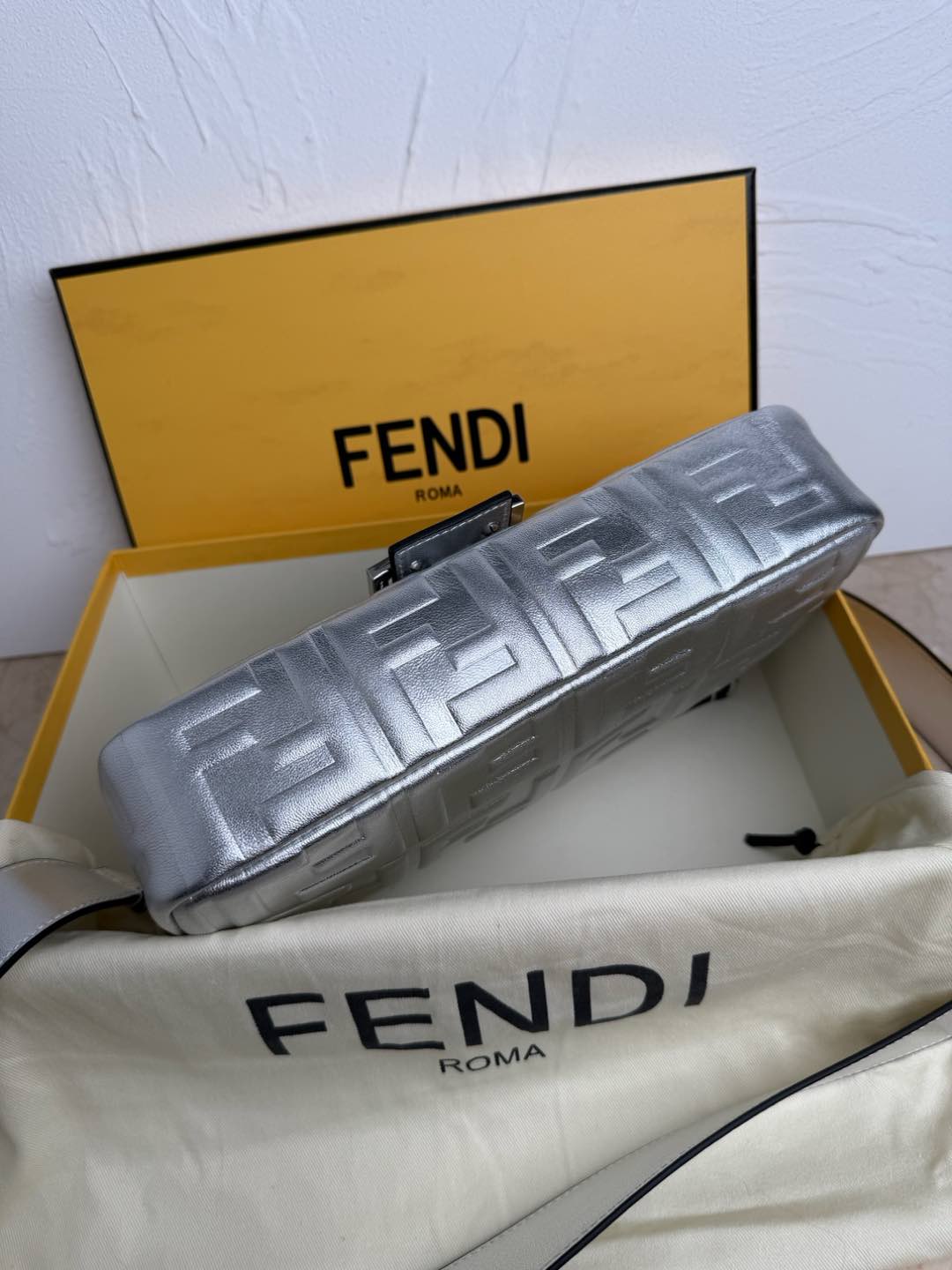 Baguette leather handbag Fendi Silver in Leather