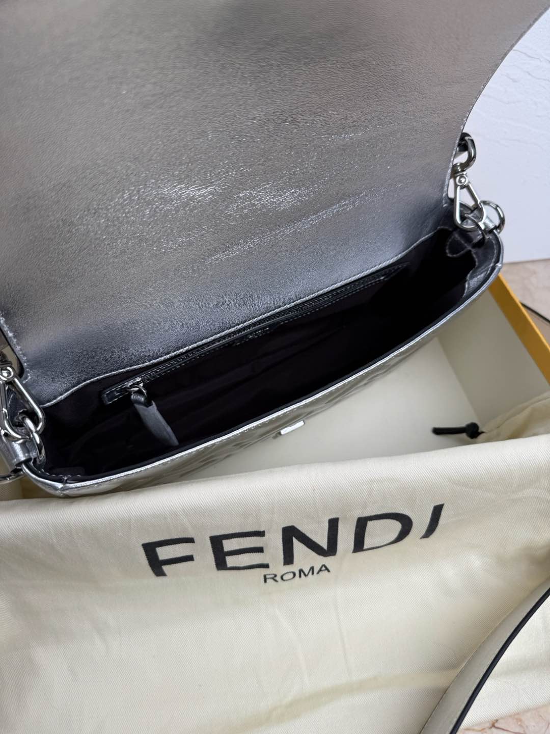 Baguette leather handbag Fendi Silver in Leather
