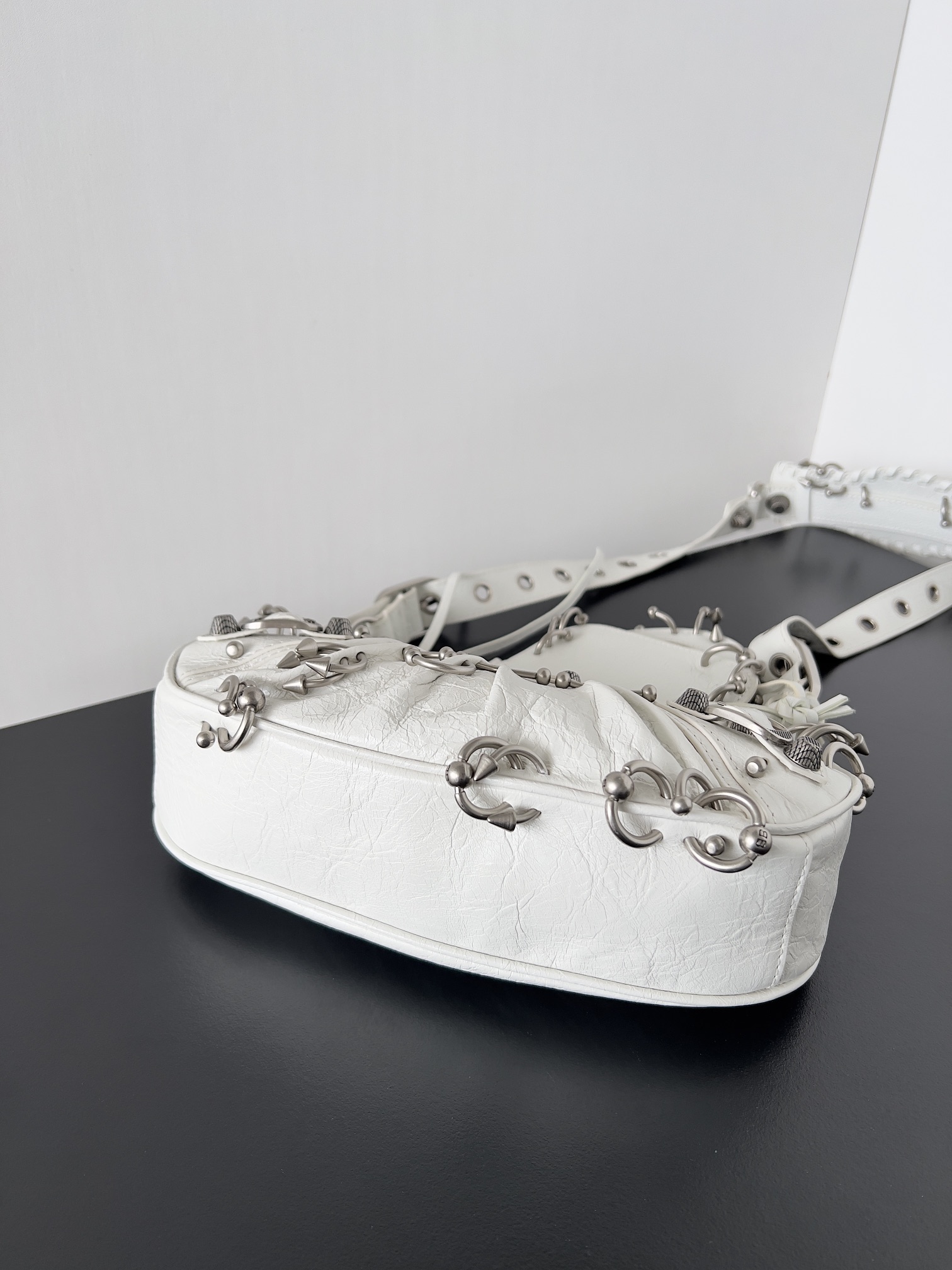 Balenciaga 2022 Le Cagole XS Shoulder Bag – White Shoulder Bags, Handbags – BAL220102