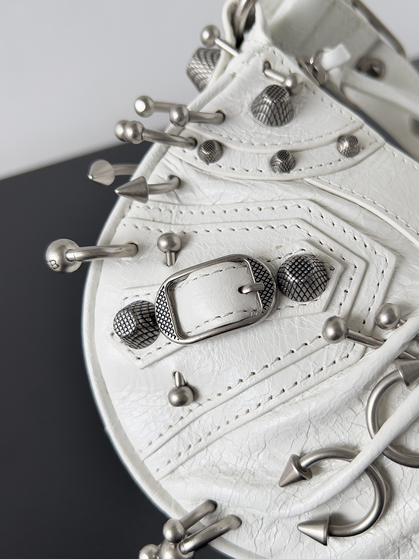 Balenciaga 2022 Le Cagole XS Shoulder Bag – White Shoulder Bags, Handbags – BAL220102