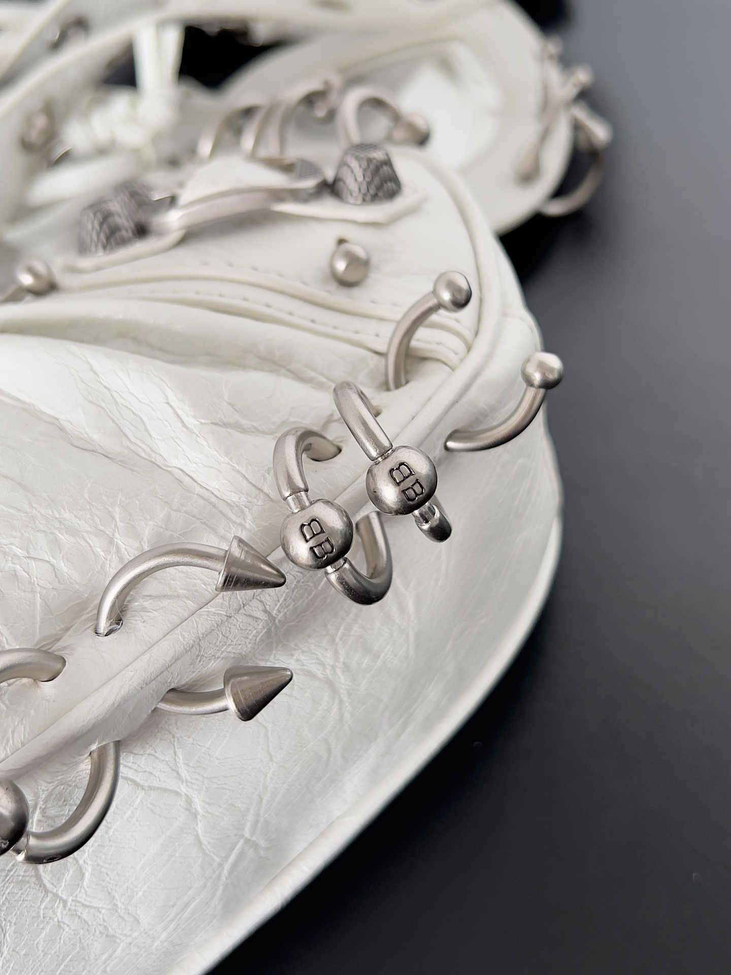 Balenciaga 2022 Le Cagole XS Shoulder Bag – White Shoulder Bags, Handbags – BAL220102