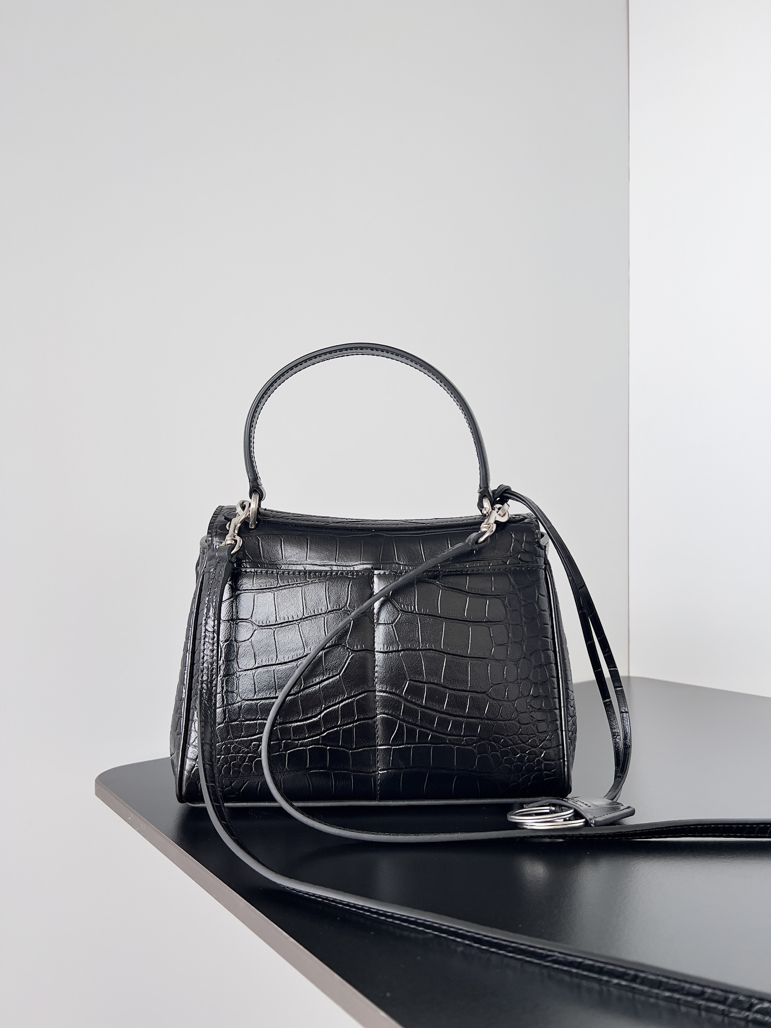 Balenciaga Medium crocodile-effect Shoulder Bag | Black