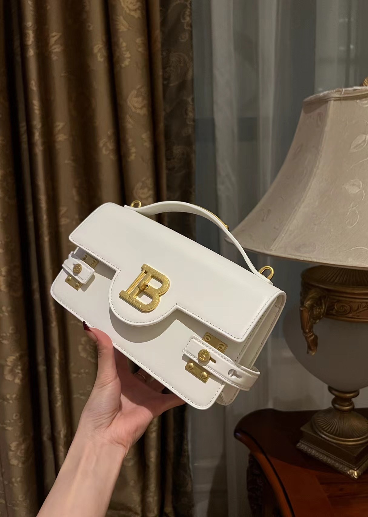 Elegant White Leather Bag - Designer Handbag