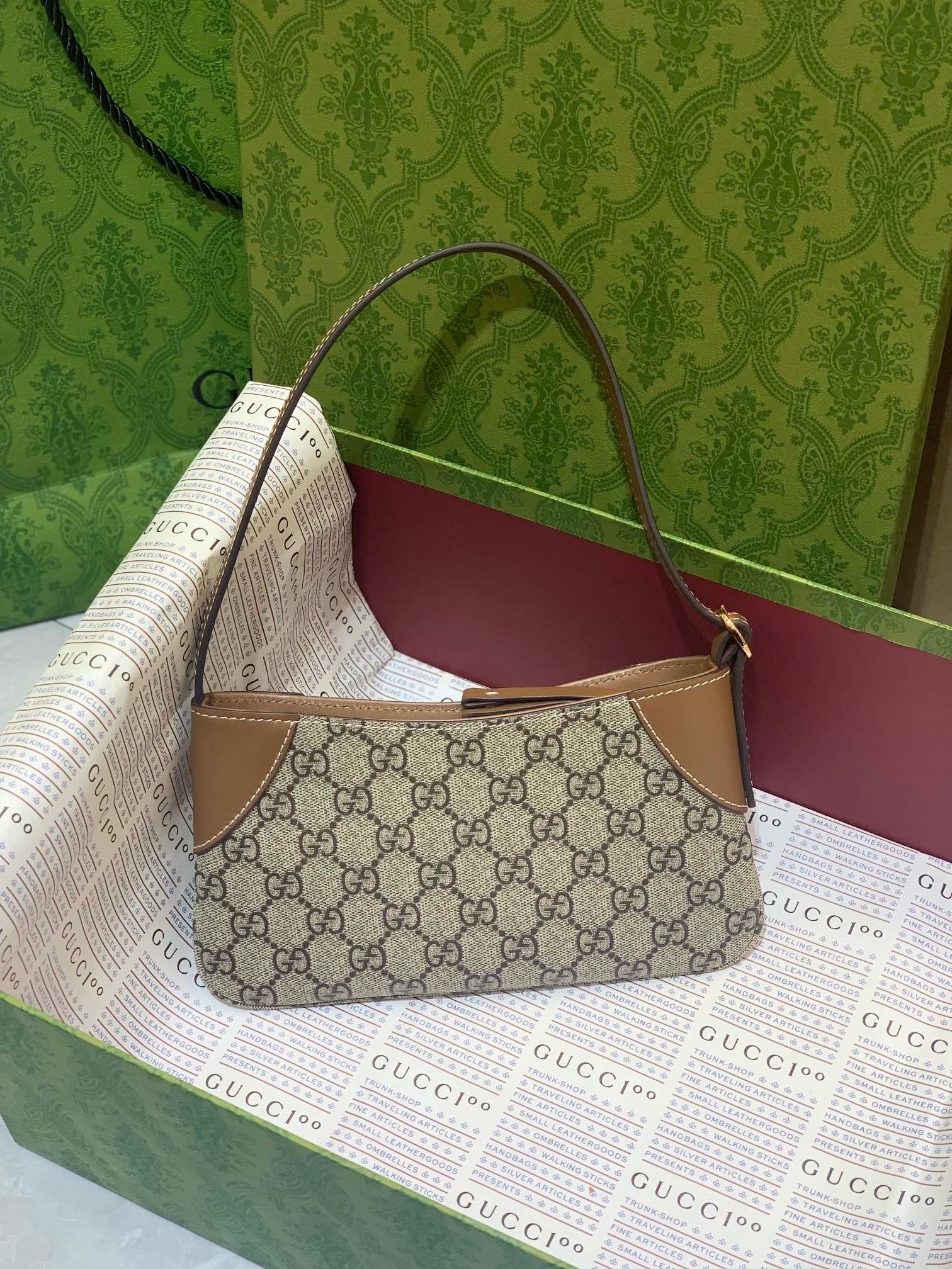 Beige Handbag GG Emblem Super Mini Gucci