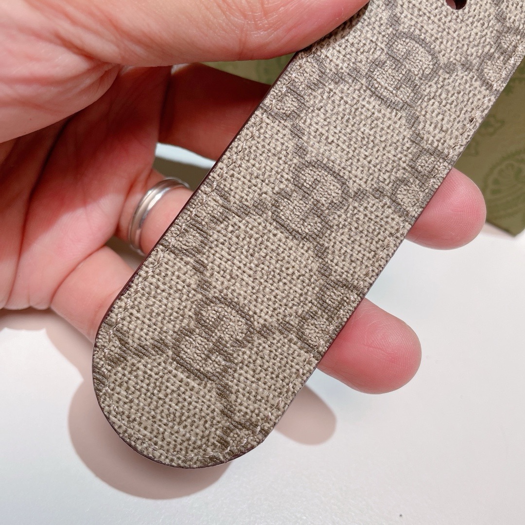 Belt with Interlocking G buckle