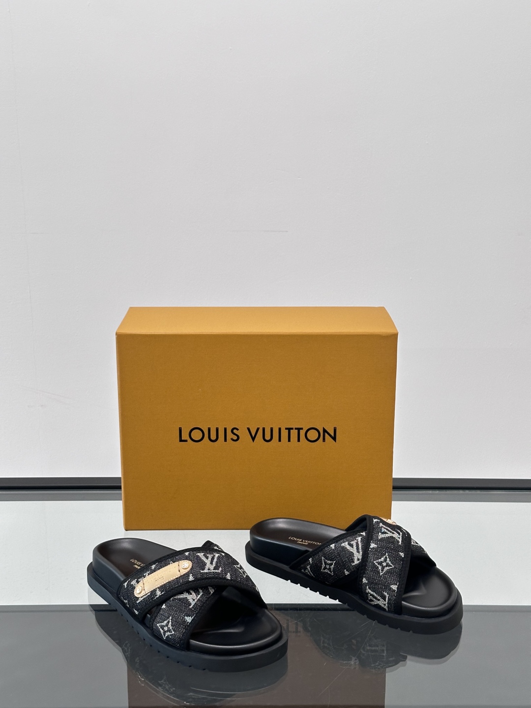 Black LV Monogram Patterned Cross-Strap Sandals for Men Louis Vuitton Men’s Monogram Patterned Sandals