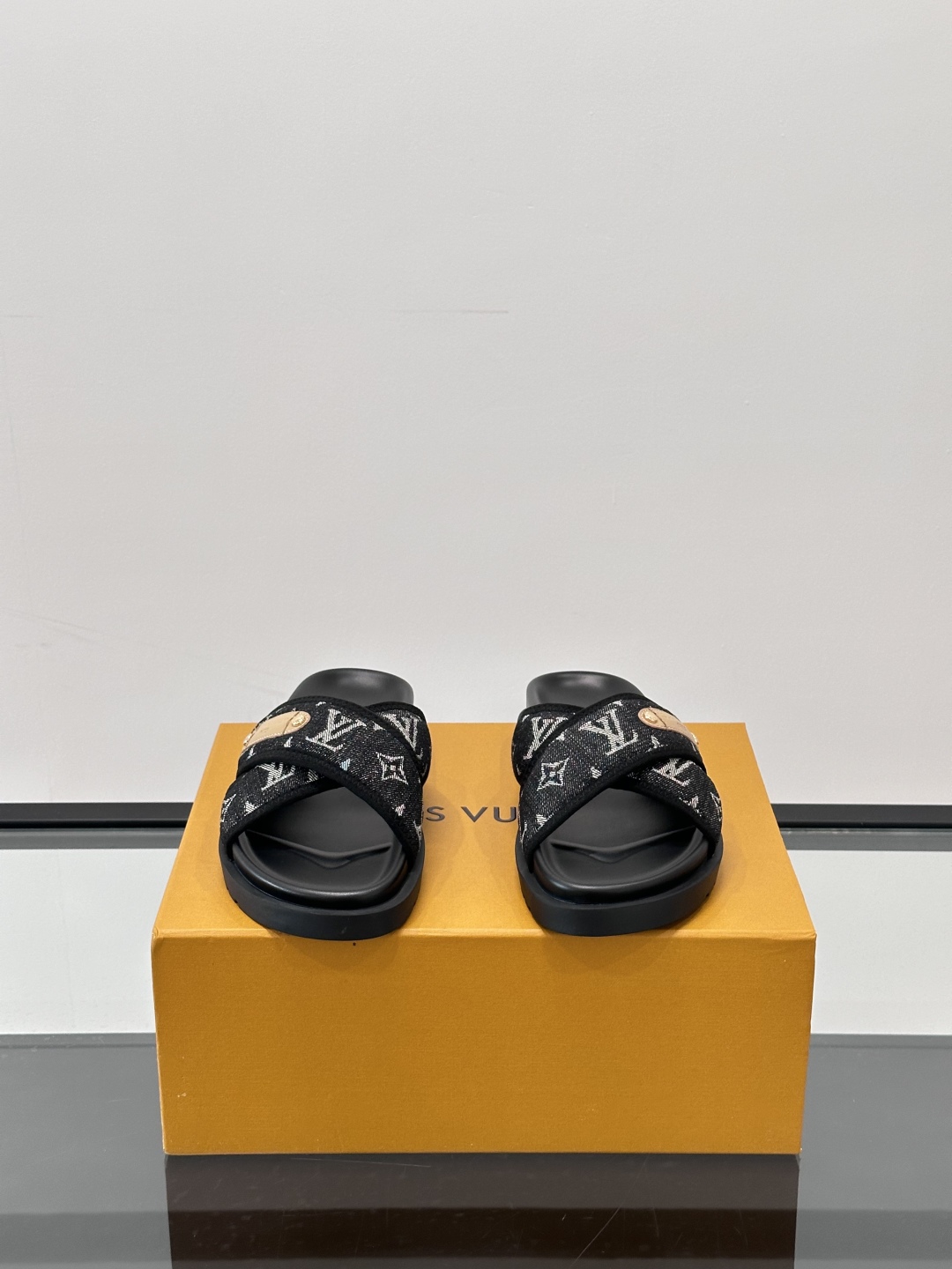 Black LV Monogram Patterned Cross-Strap Sandals for Men Louis Vuitton Men’s Monogram Patterned Sandals