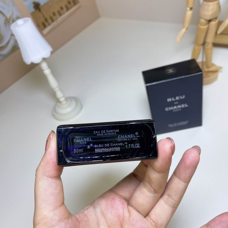BLEU DE CHANEL Eau de Parfum Spray (EDP) – 3.4 FL. OZ.