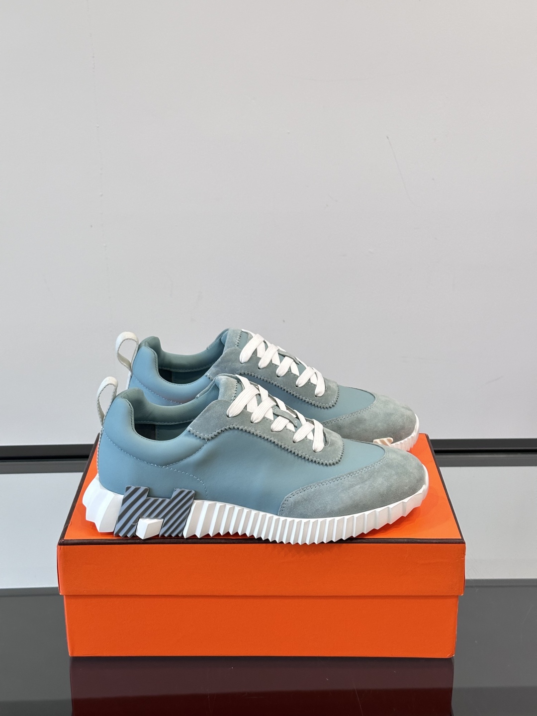 BNIB Hermes Bouncing Sneaker Men  New Color Gris Nuage