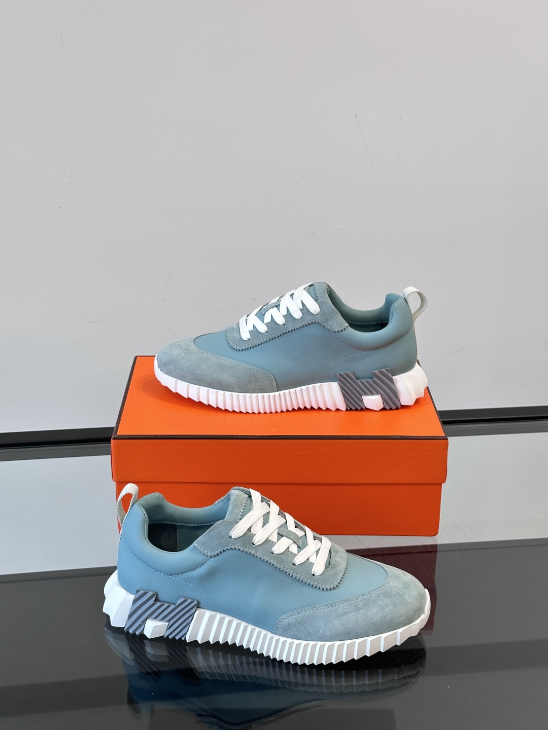 BNIB Hermes Bouncing Sneaker Men  New Color Gris Nuage