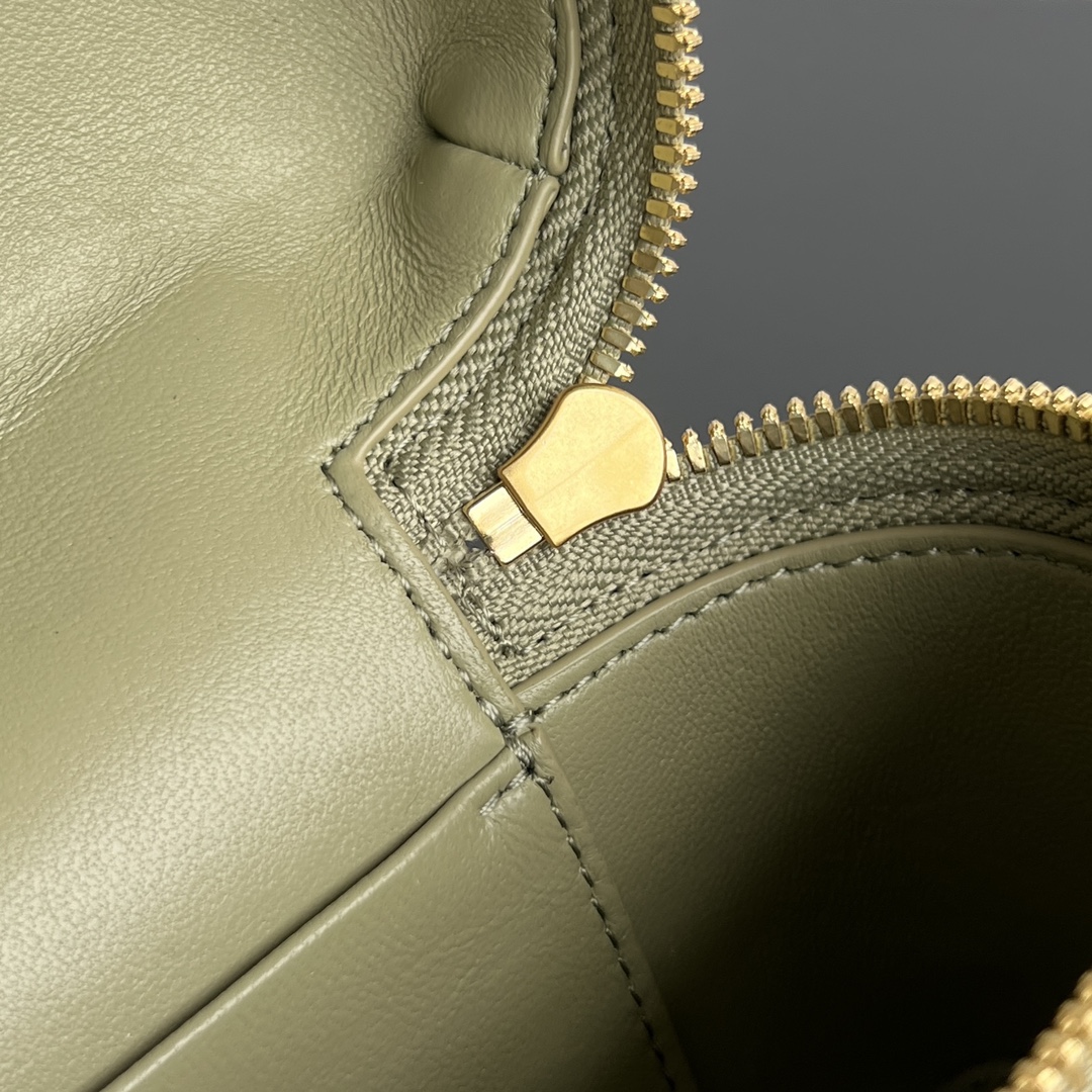 Bottega Veneta® Women’s Bang Bang in green Matcha