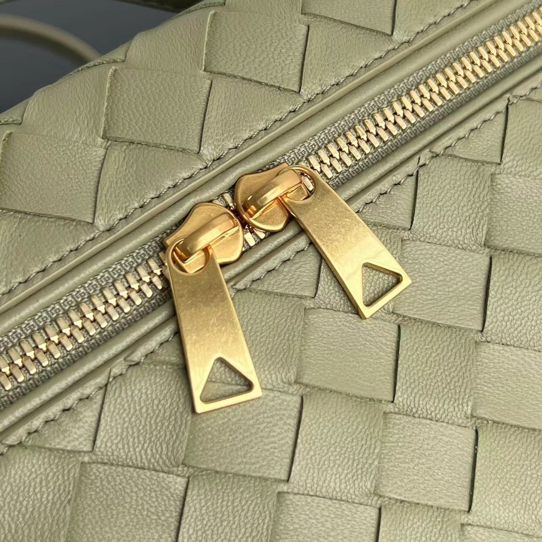 Bottega Veneta® Women’s Bang Bang in green Matcha