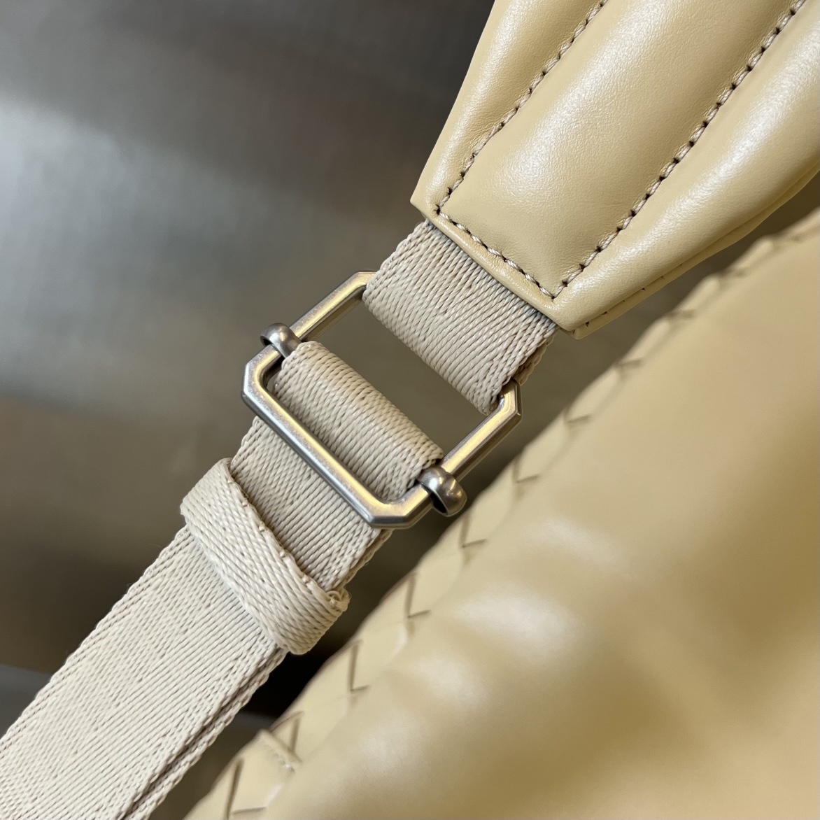 Bottega Veneta Avenue Intrecciato leather backpack |