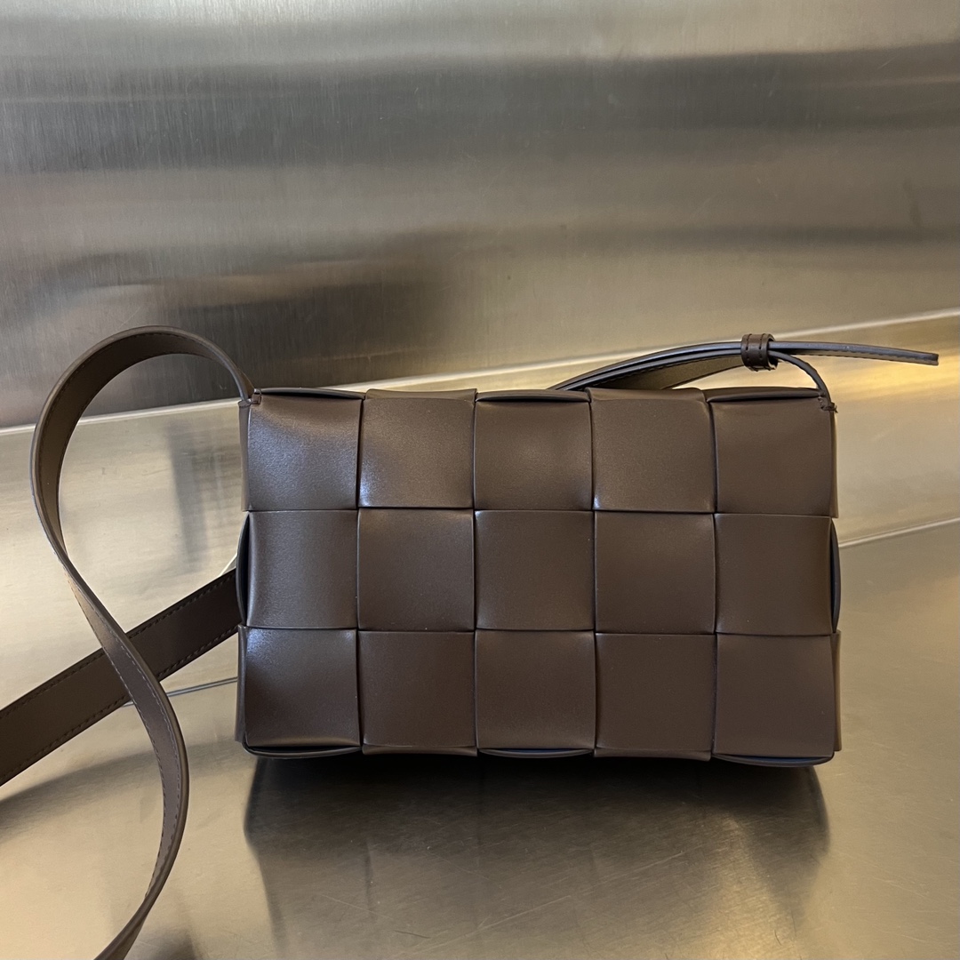 Bottega Veneta BOTTEGA VENETA MAN BROWN