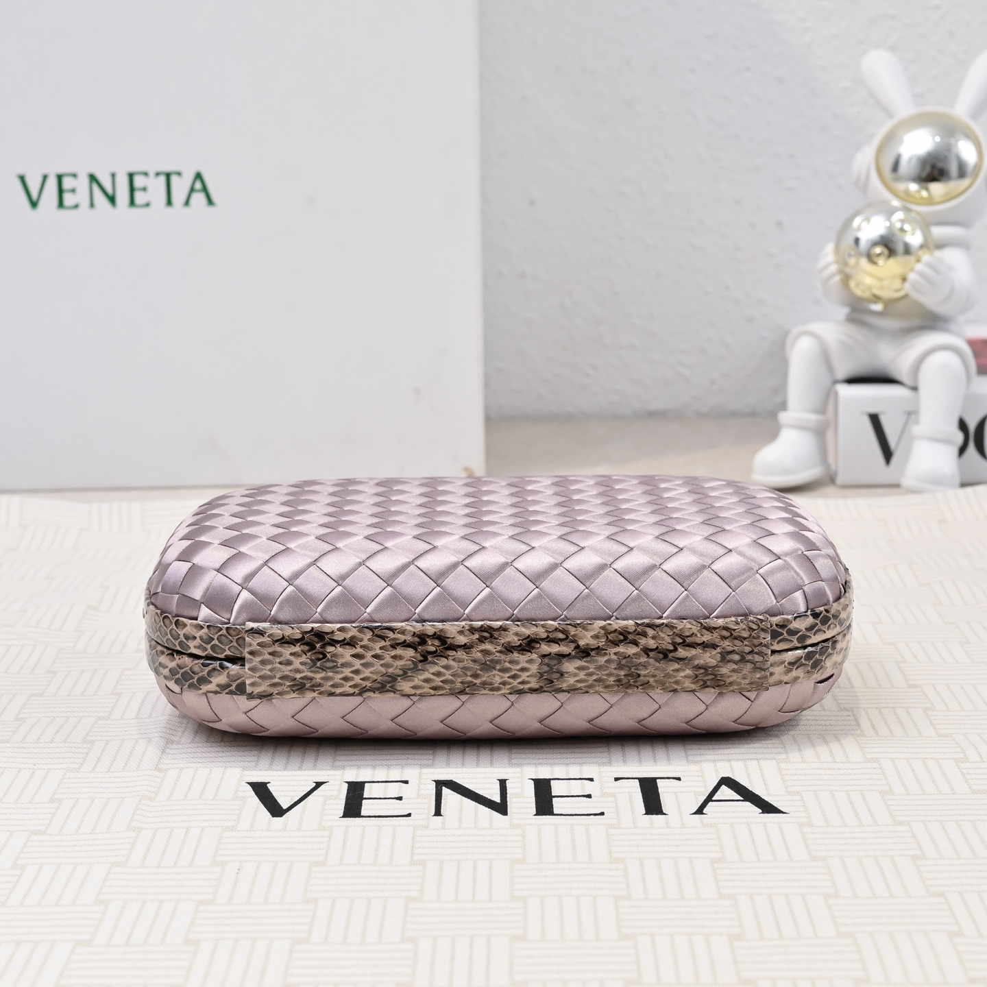 Bottega Veneta Chain Pochette Knot Multiple colors Silk