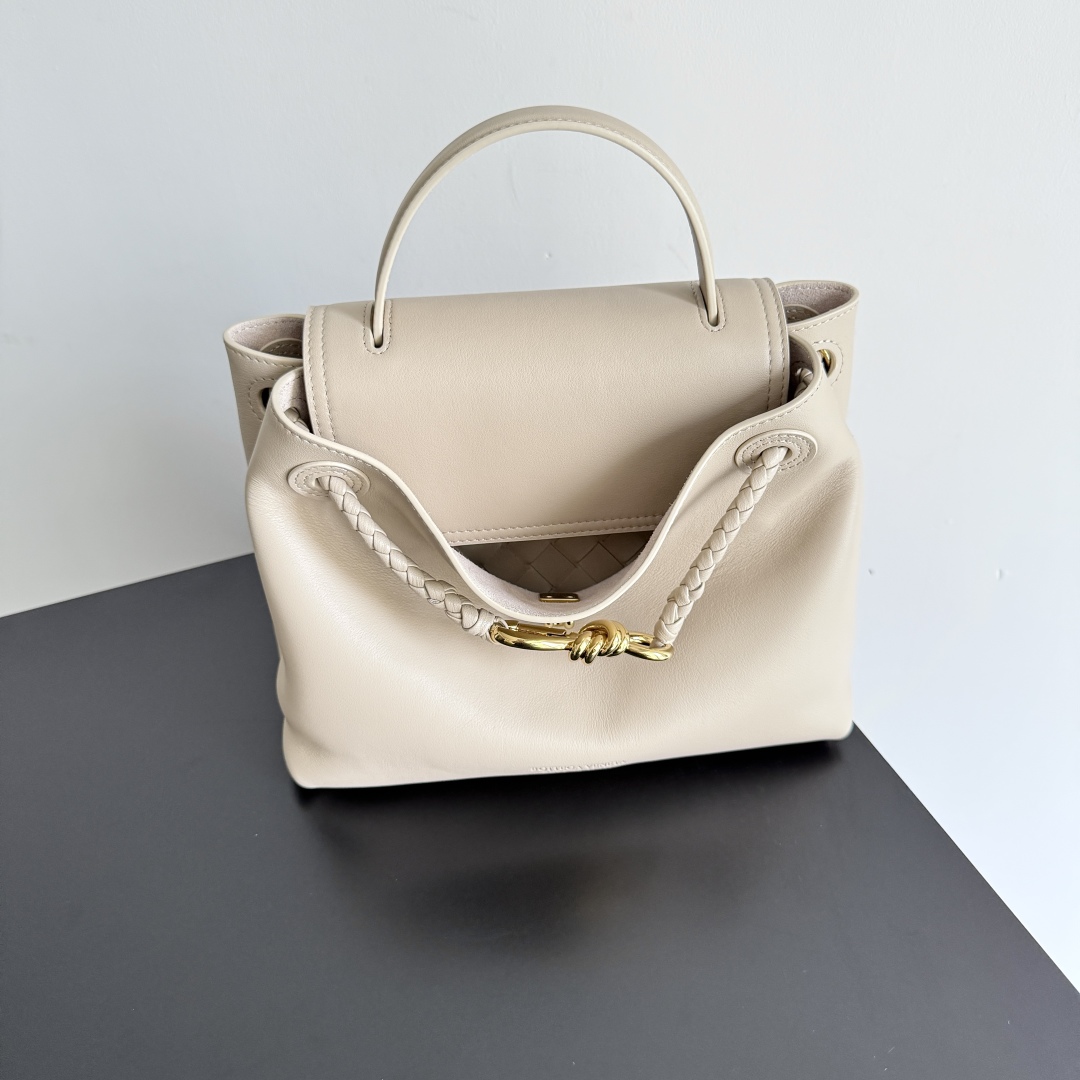 Bottega Veneta Ciao Ciao Leather Top Handle Bag