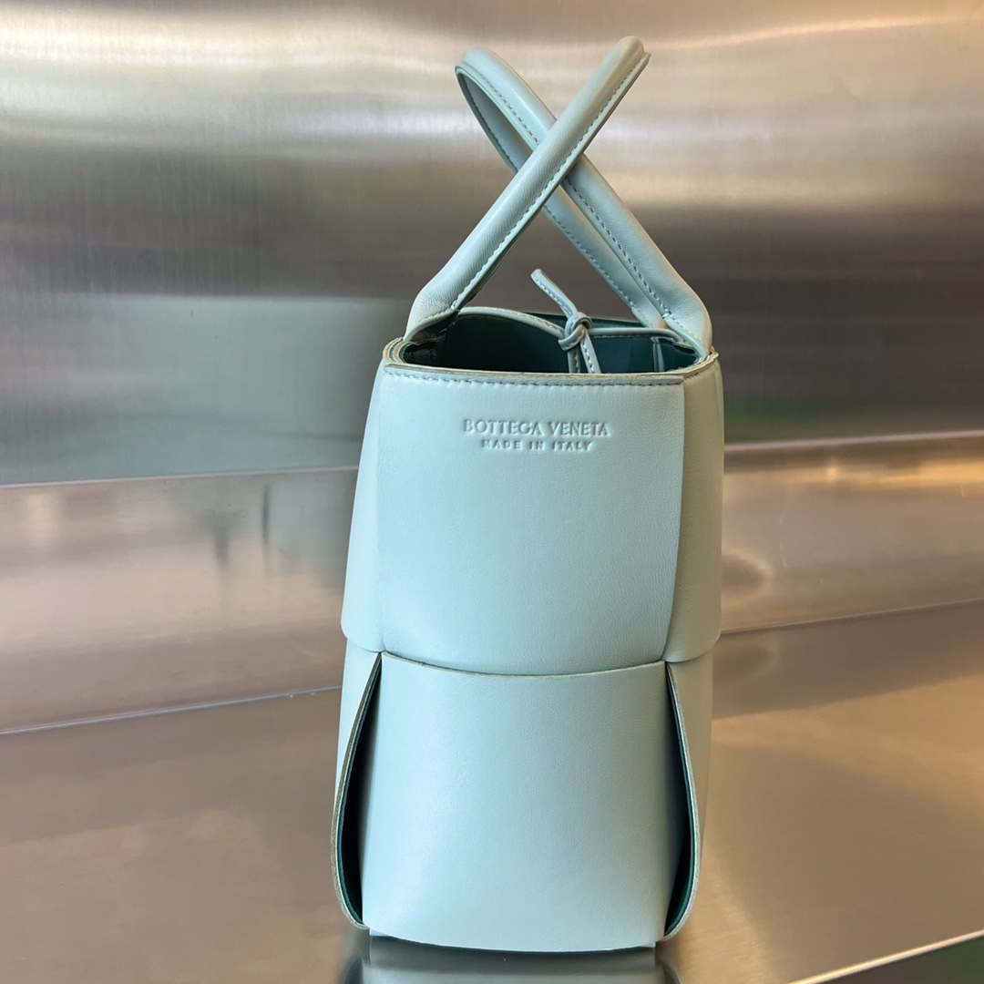 Bottega Veneta Intrecciato Cassette Crossbody Ba