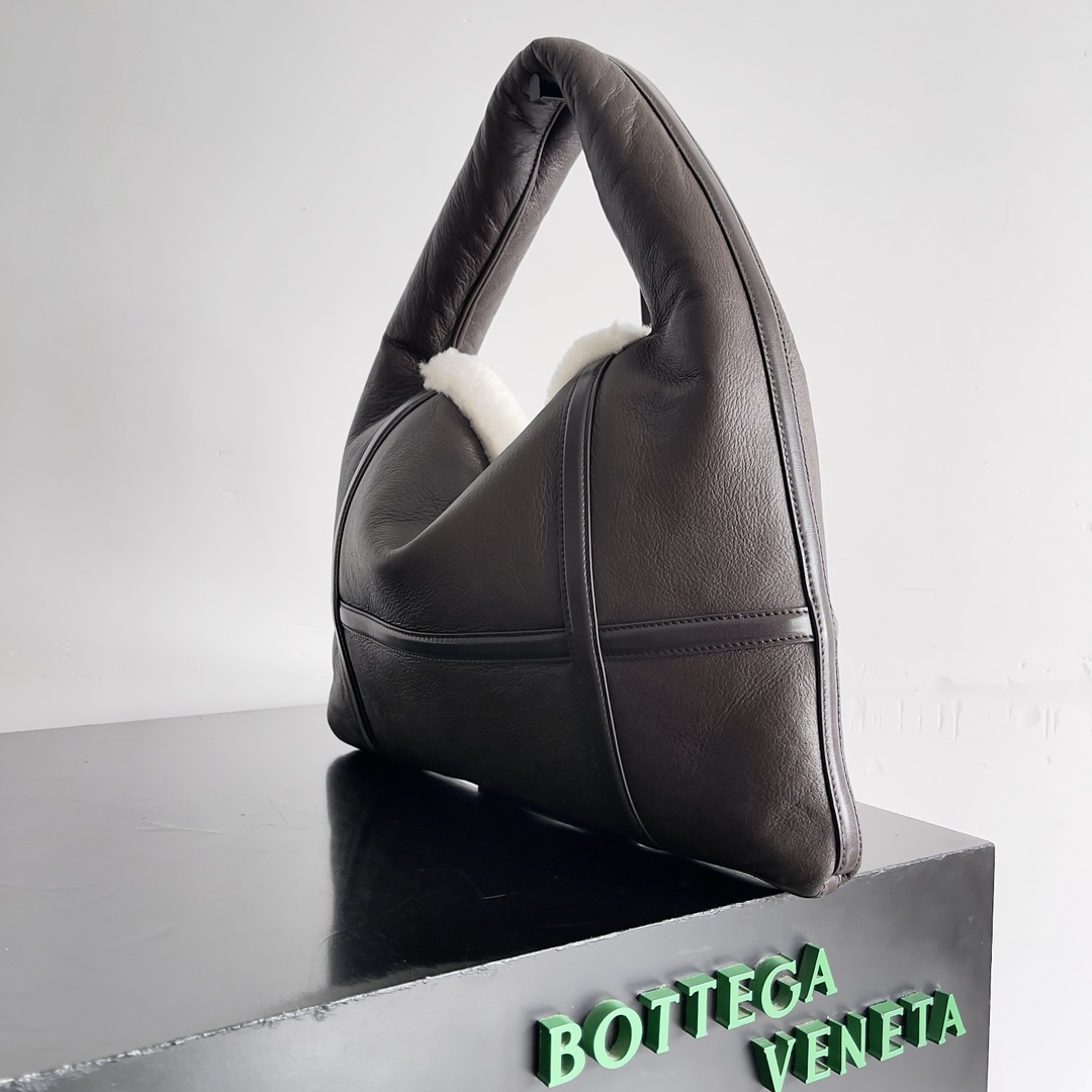 Bottega Veneta Small Hop Bag - Light Brown Teddy Fondant &