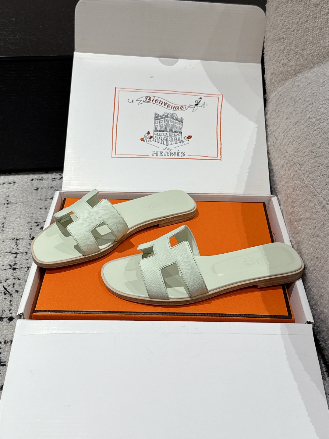 Brand new Hermes Vert D'eau turquoise calfskin sandals