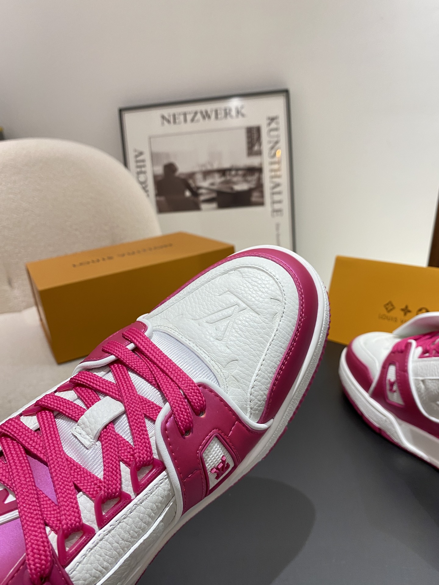 BRAND NEW Louis Vuitton Trainer Low White Fuchsia LV 2 US 3 Virgil Abloh RARE
