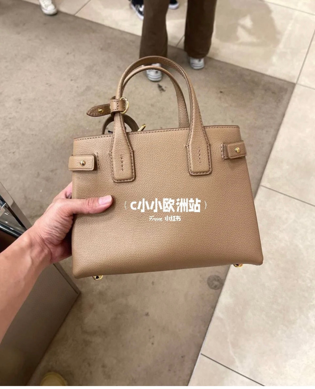 Burberry Beige Camel Pebbled Leather Medium Banner Tote BURBERRY  04139