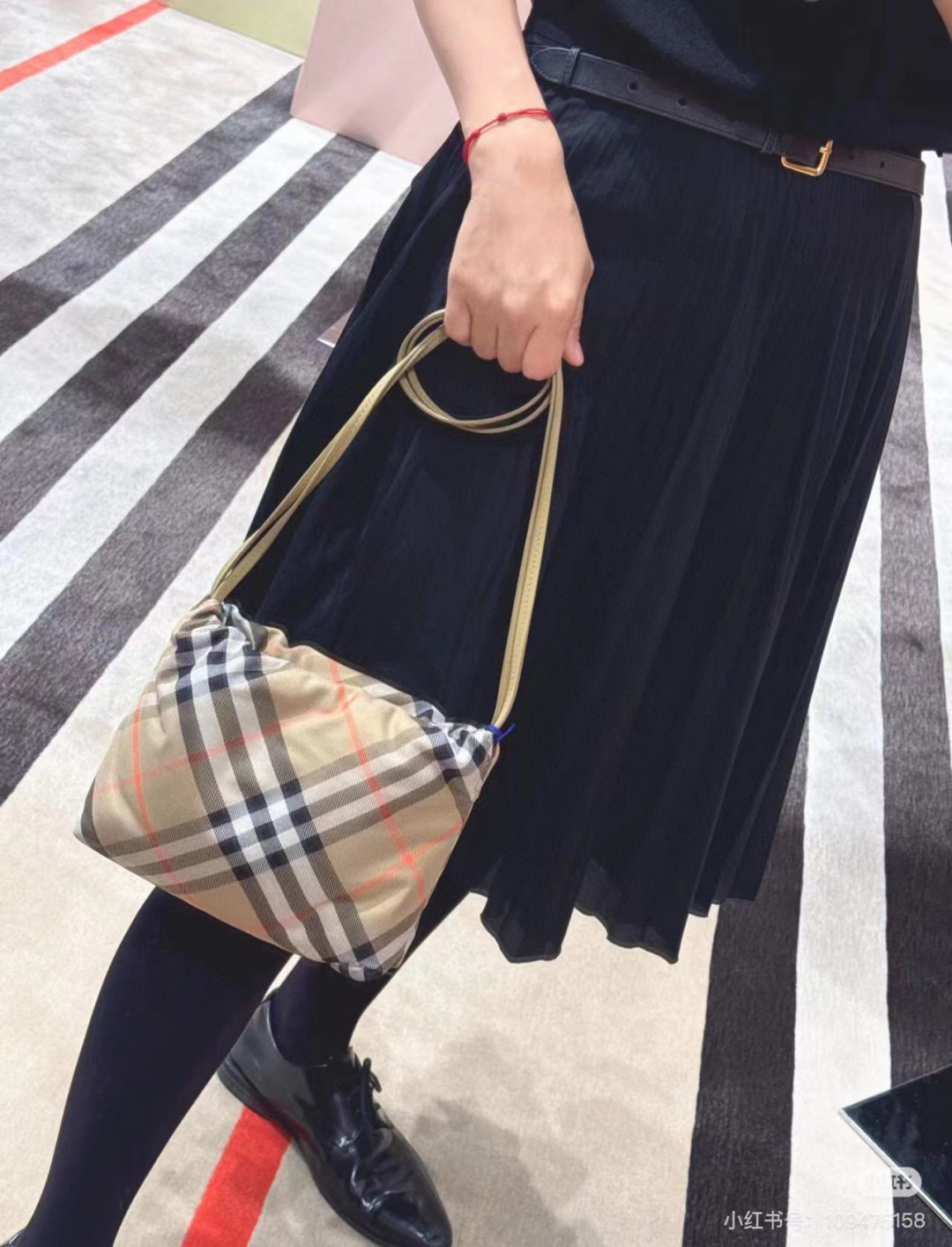 Burberry Check-pattern Clutch Bag In Brown |  Burberry  01349