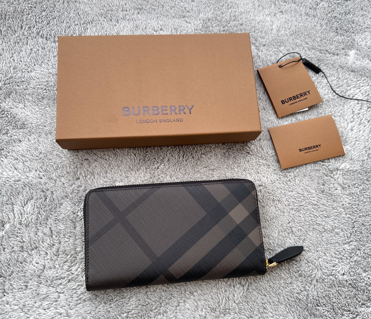 Burberry Chocolate/Black London Check Canvas Zip Burberry 02559