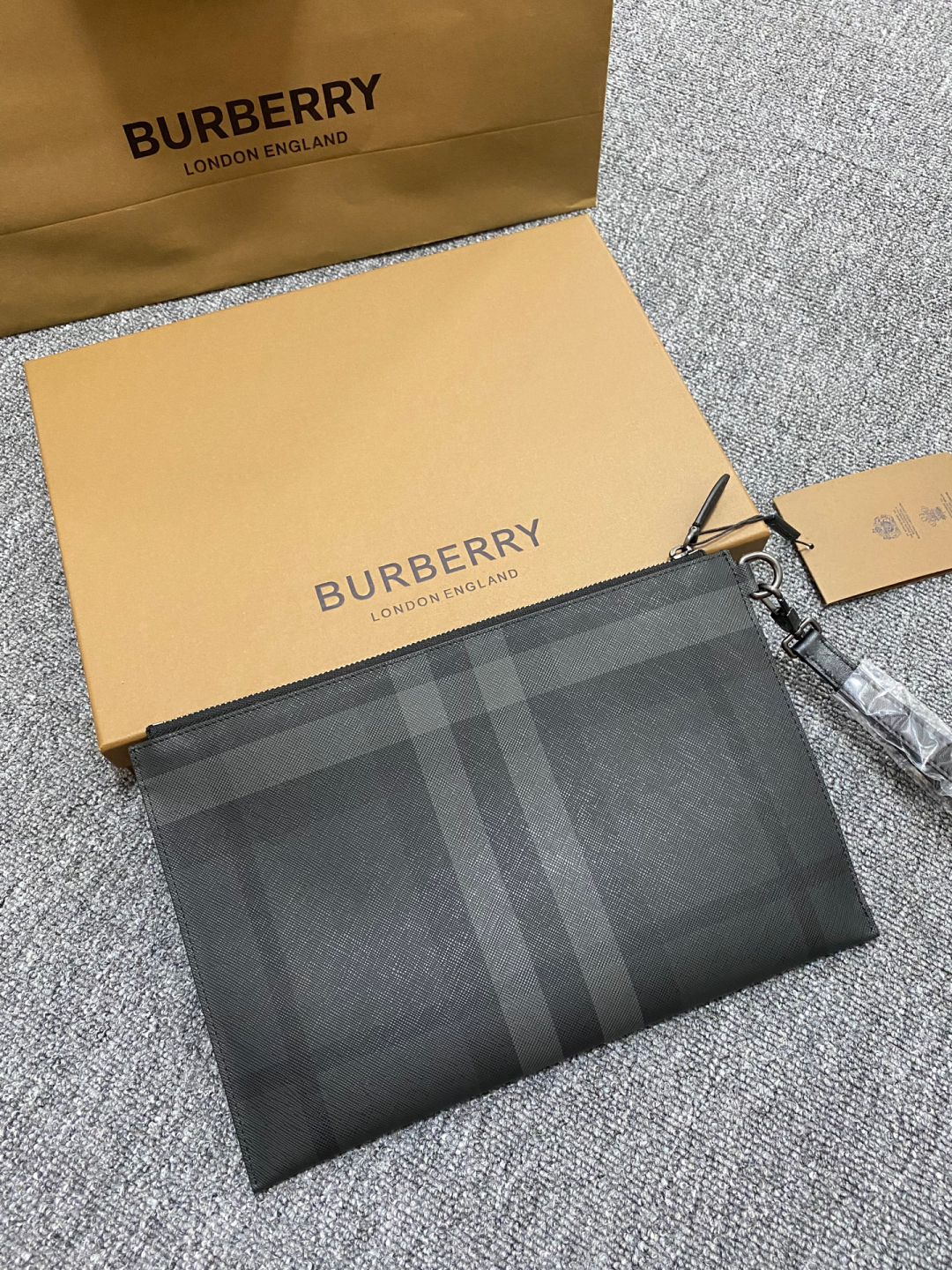 Burberry Edin Charcoal Zip Strap Clutch 30x21 135274477