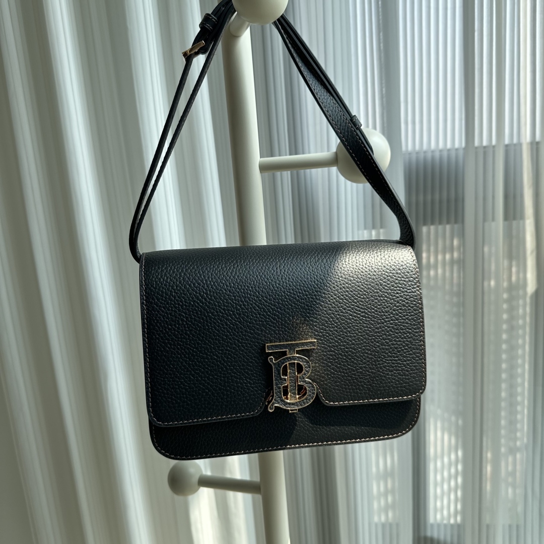 BURBERRY Grained Calfskin Medium TB Bag Black 954263 | FASHIONPHILE