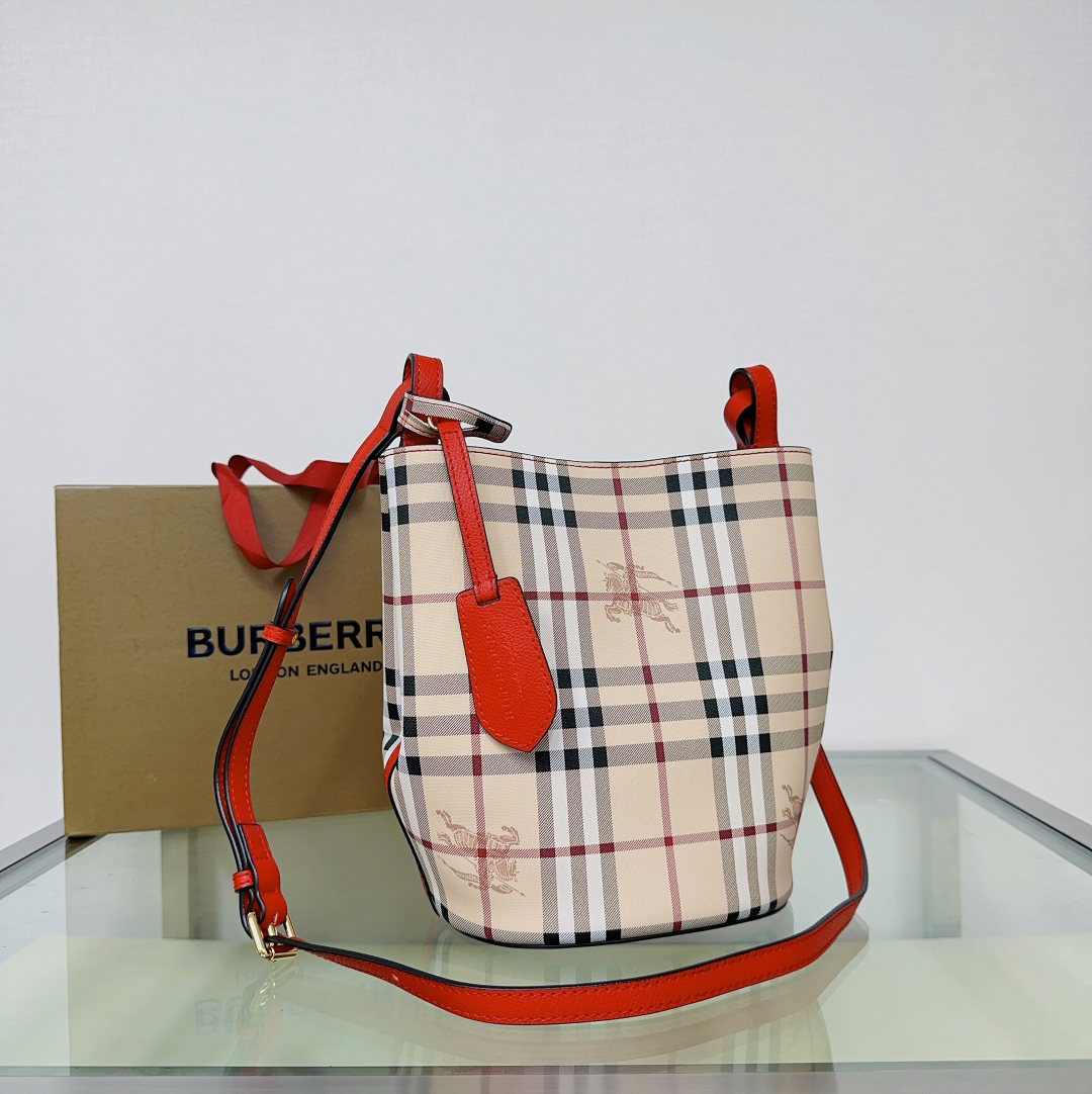 BURBERRY Haymarket Check Colours Small Lorne Bucket BURBERRY  01759