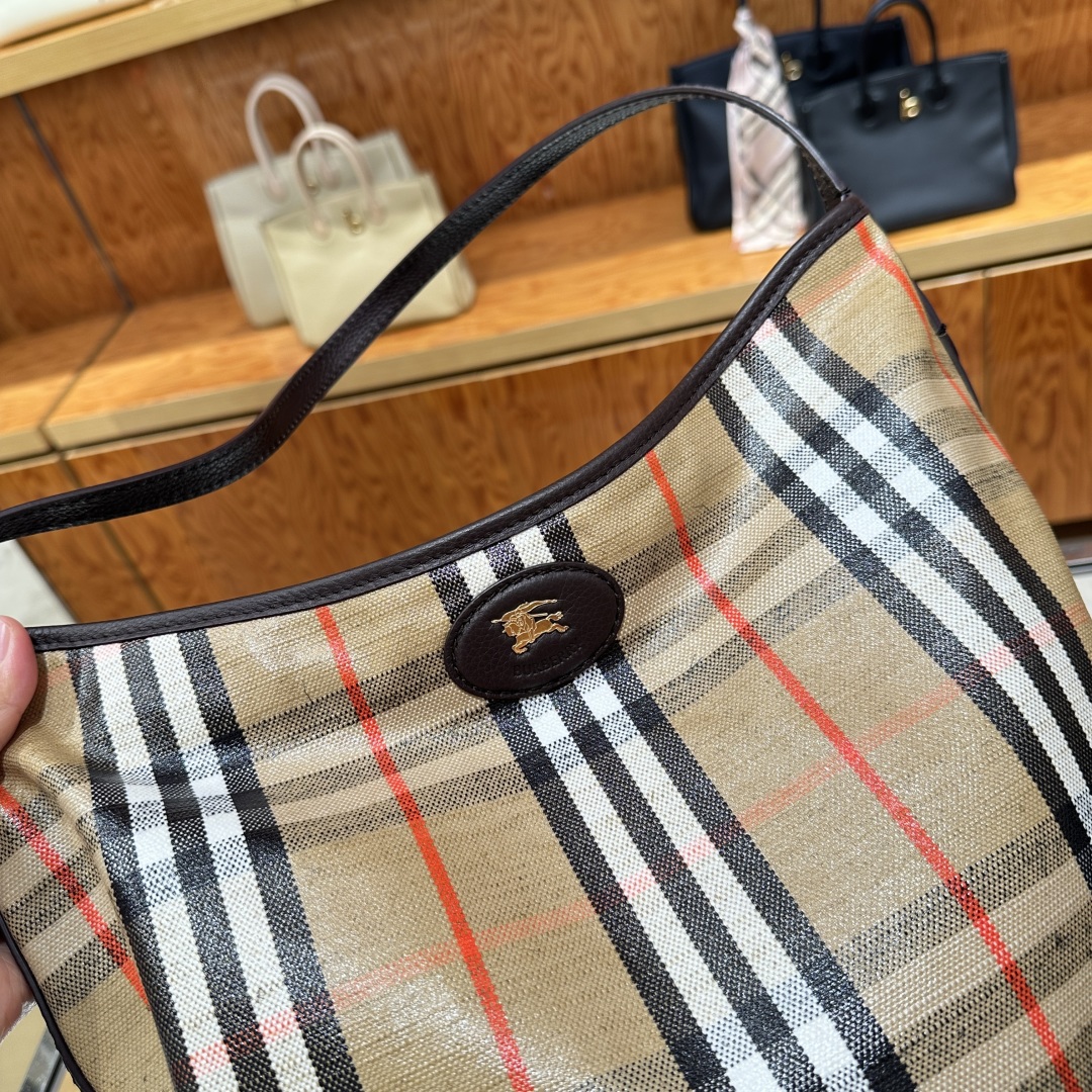 Burberry Highlands Checked Shoulder Bag BURBERRY  03049
