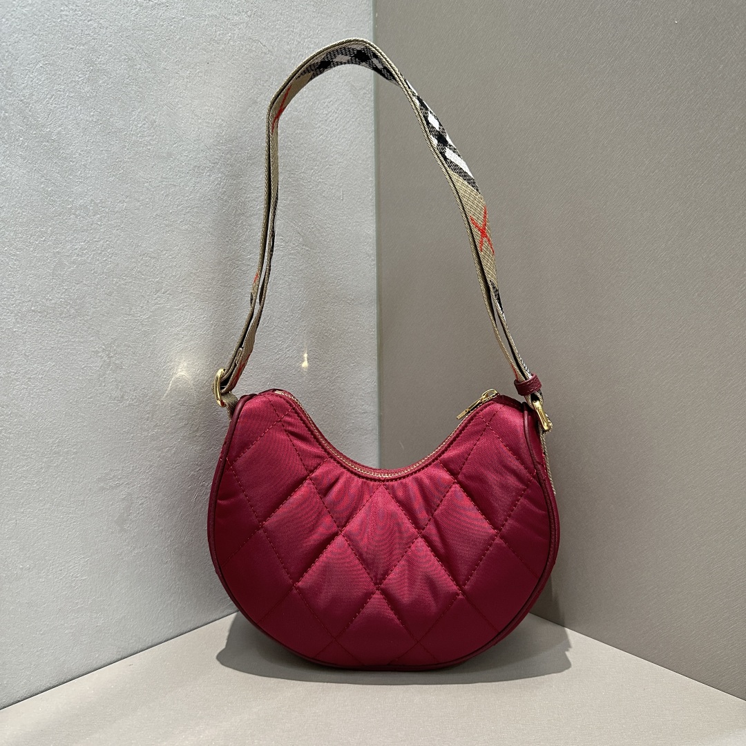 BURBERRY  Horseshoe Crossbody Bag​ in Cherry red - Women, Nylon