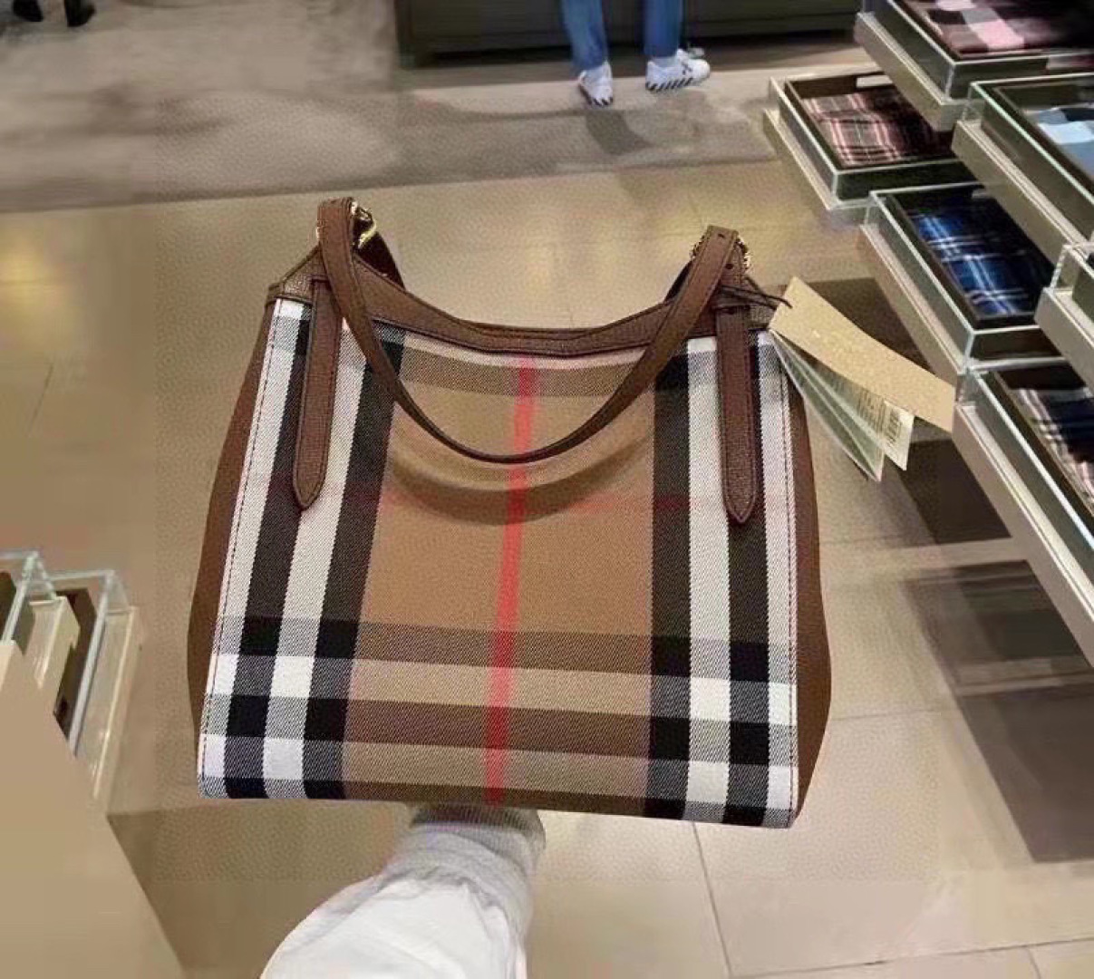 BURBERRY House Check Small Canterbury Tote Tan 1410029