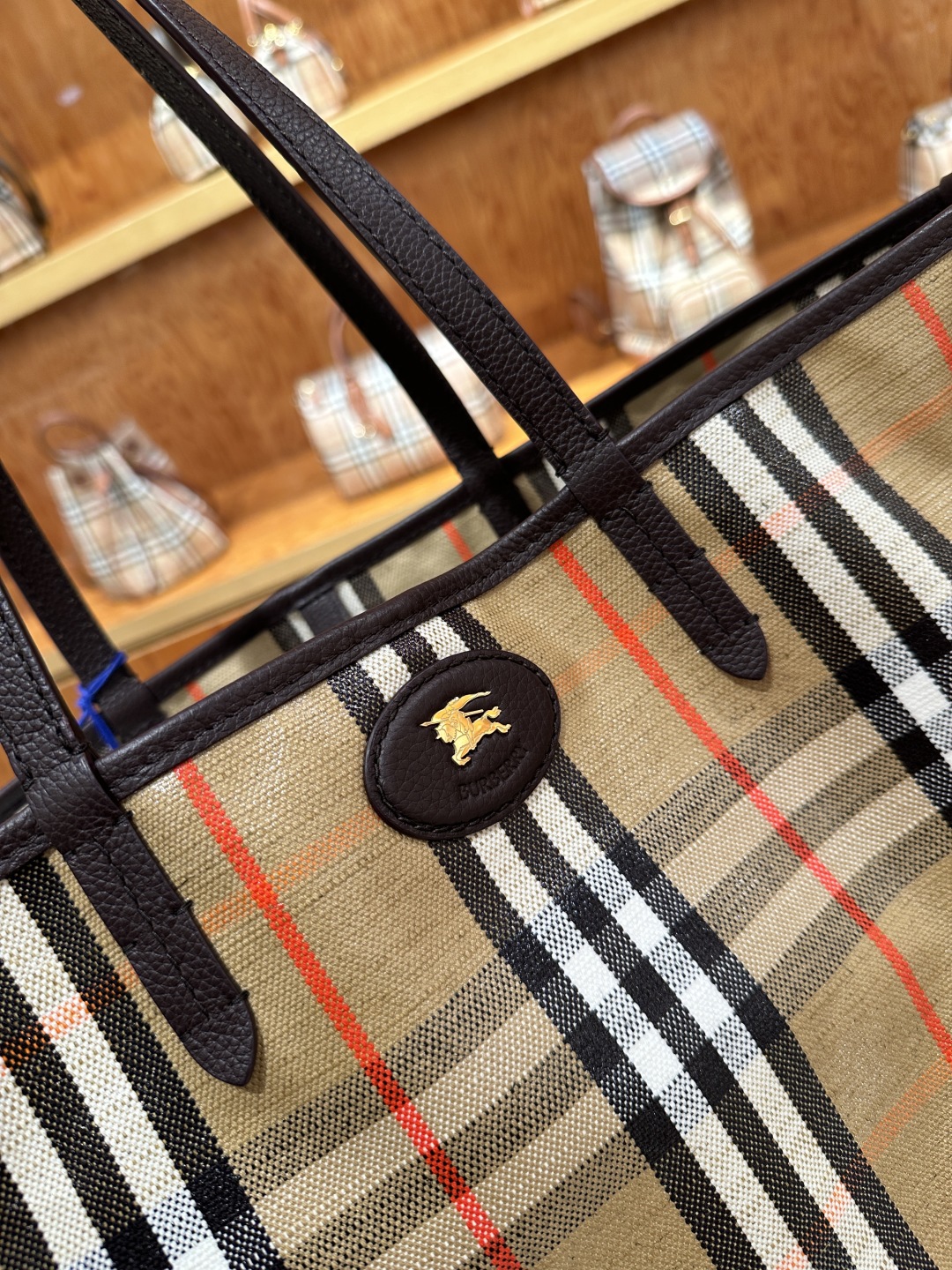 Burberry Ladies Beige Medium Heritage Dual Handle Tote